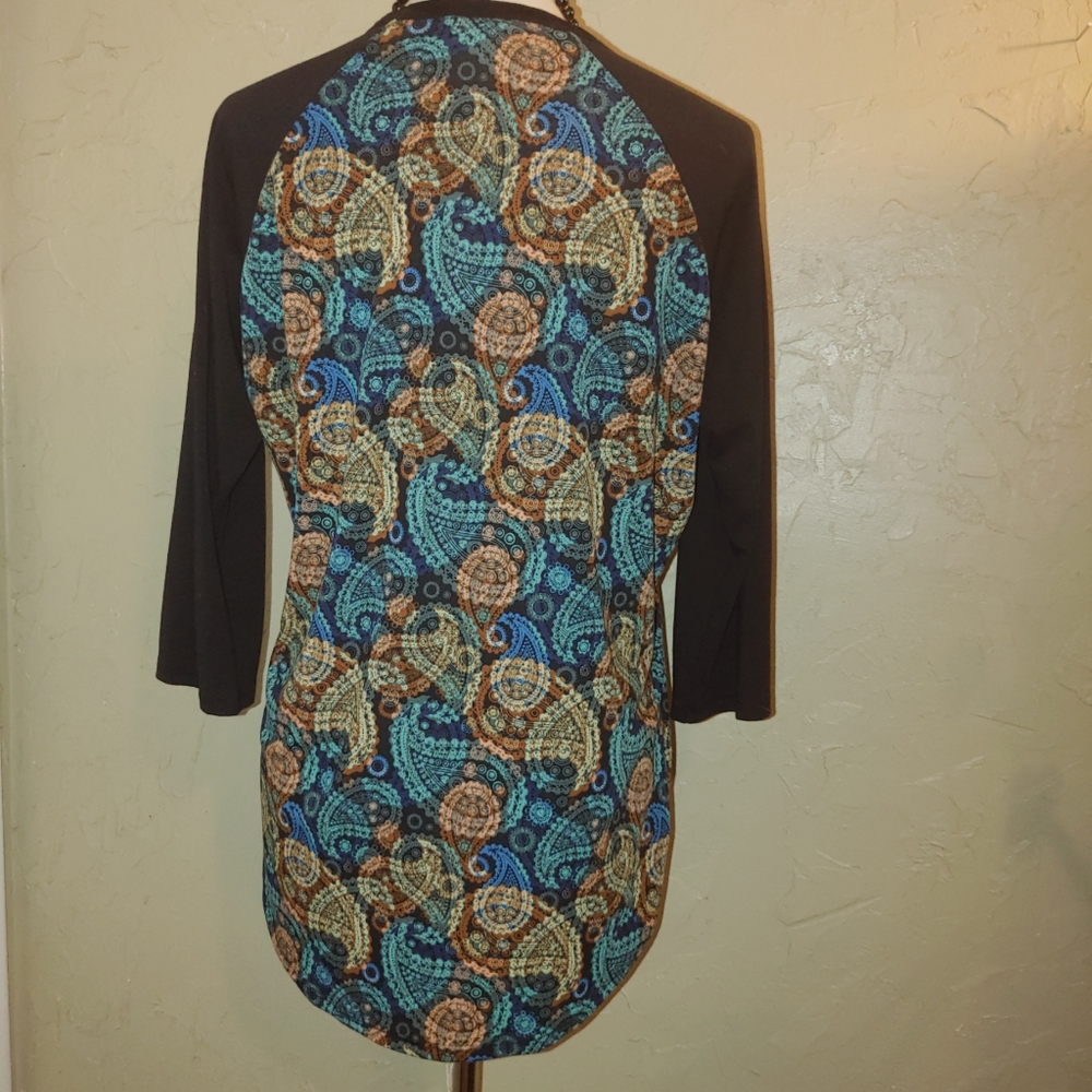 NWT LuLaRoe LLR Randy Baseball Raglan Black 3/4 Sleeves Tee Shirt Top Paisley - Picture 8 of 11